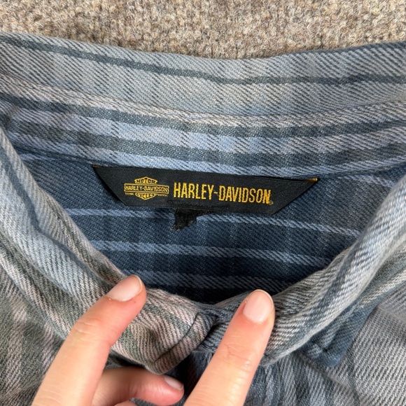 Grey shirt - Picture 3 of 14